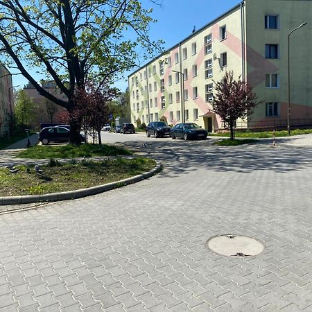 Nowoczesny Apartament W Dzierzoniowie - Parter - Balkon - Pokoj + Sypialnia Exterior foto